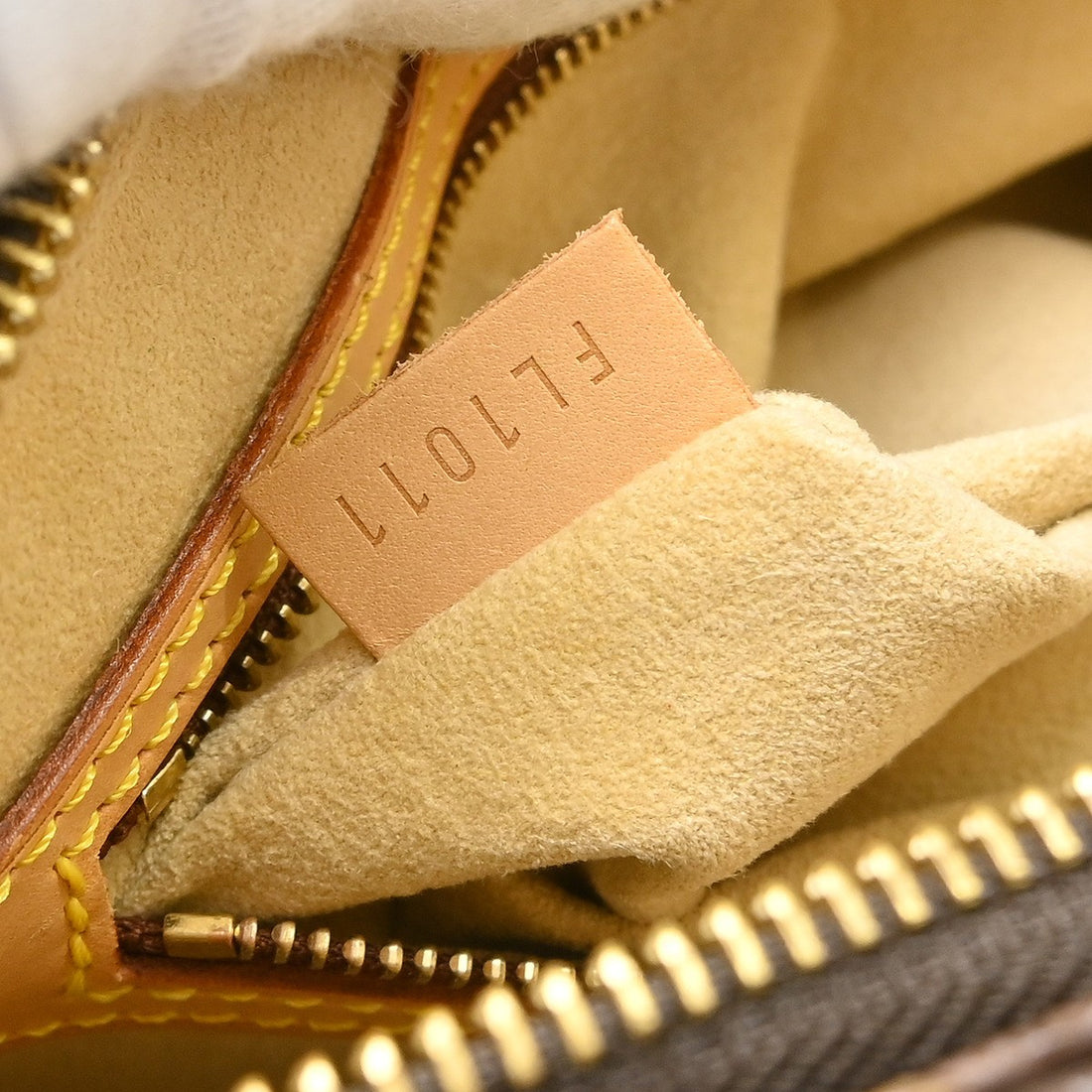 Louis Vuitton Looping MM in Tela Monogram Vintage