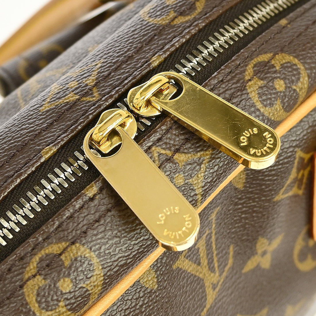 Louis Vuitton Manhattan PM in Tela Monogram Vintage