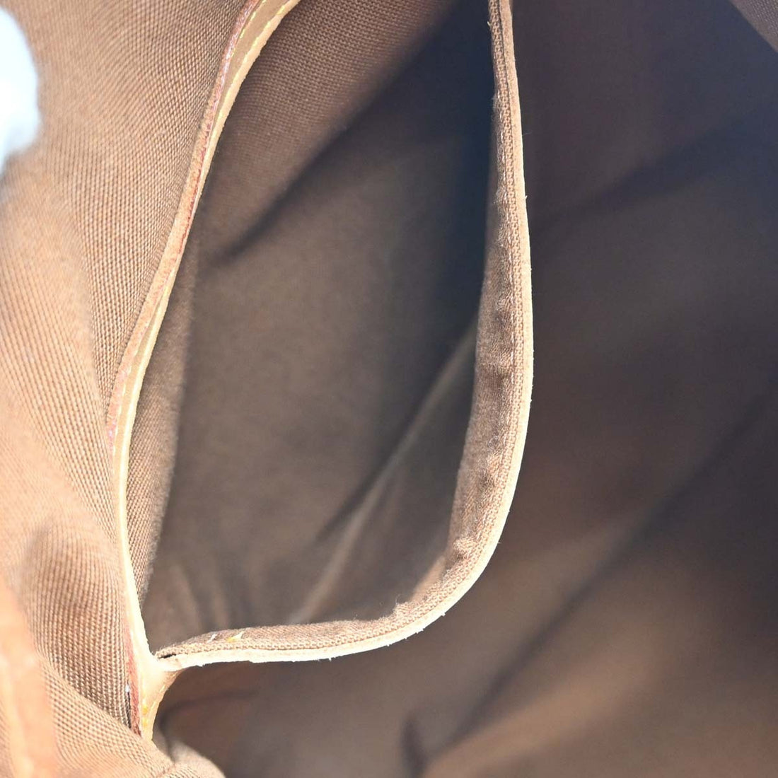 Louis Vuitton Montsouris GM in Tela Monogram Vintage
