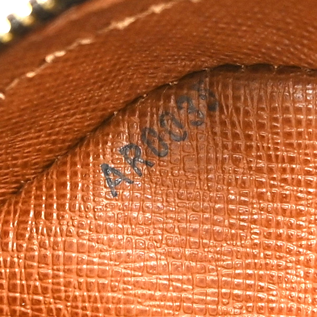 Louis Vuitton Nile in Tela Monogram Vintage