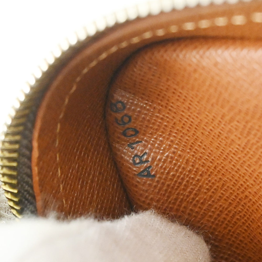 Louis Vuitton Nile Messenger in Tela Monogram Vintage