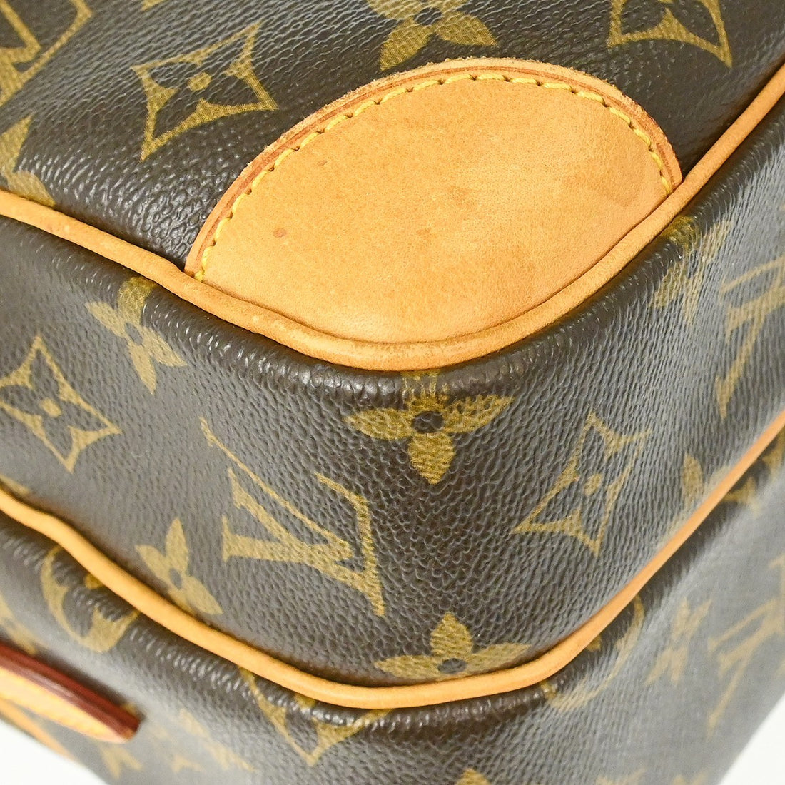Louis Vuitton Nile Messenger in Tela Monogram Vintage