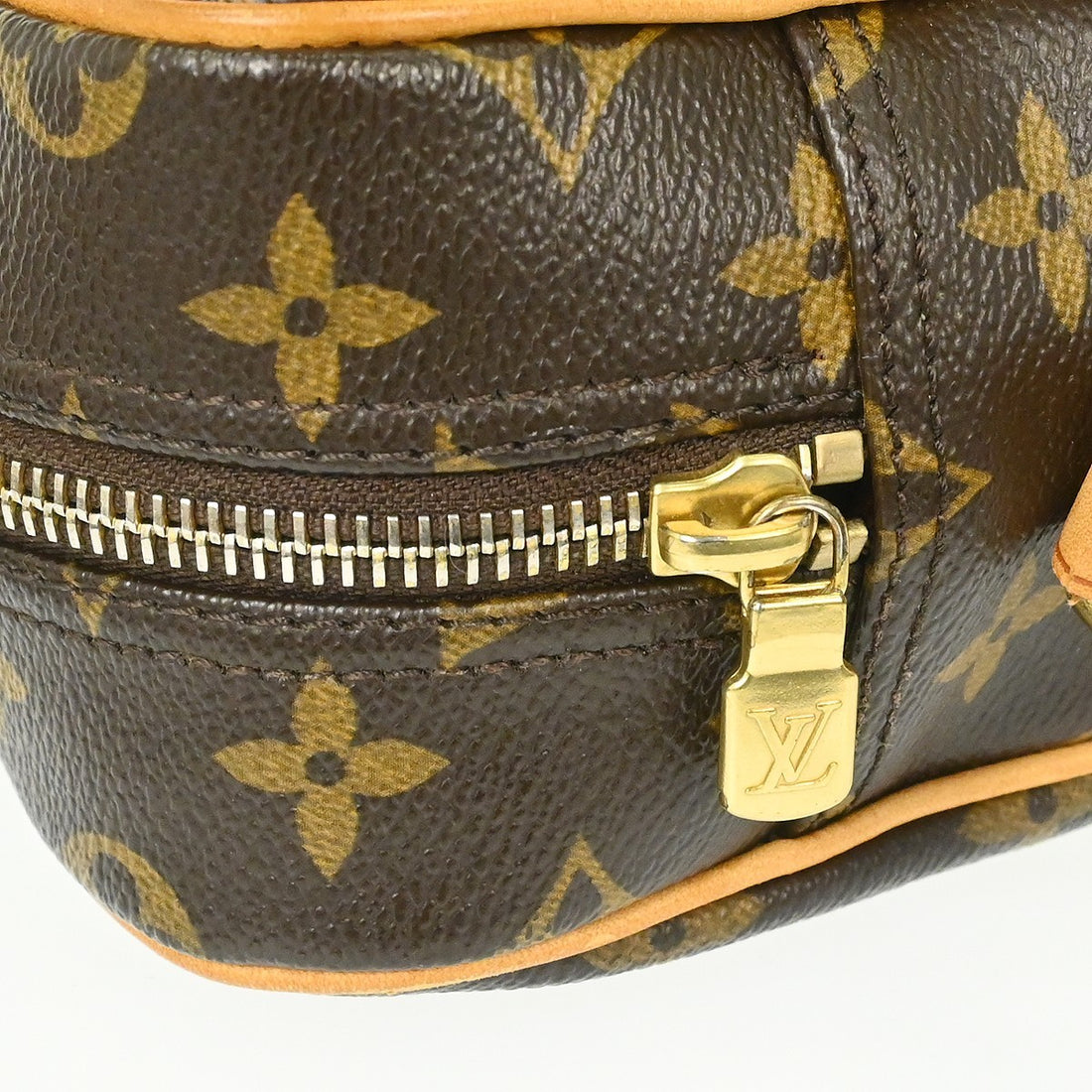 Louis Vuitton Nile Messenger in Tela Monogram Vintage