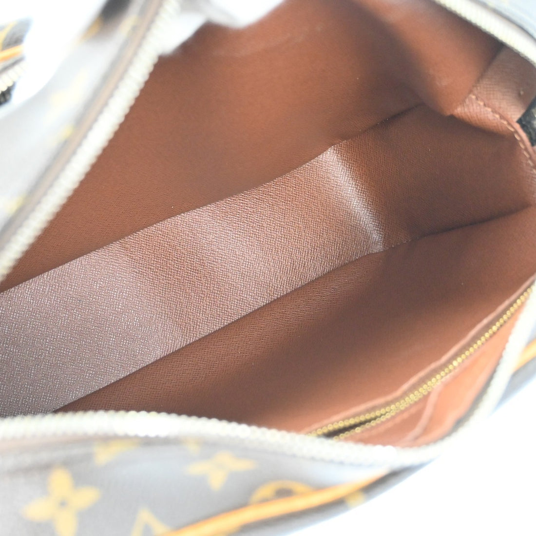 Louis Vuitton Nile Messenger in Tela Monogram Vintage