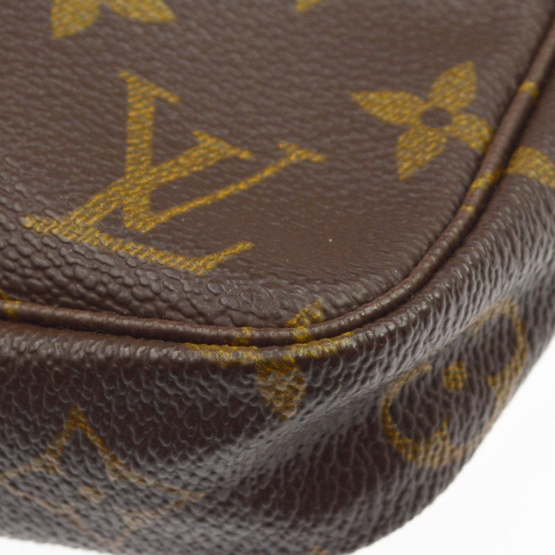 Louis Vuitton Pochette Accessoires in Tela Monogram Vintage