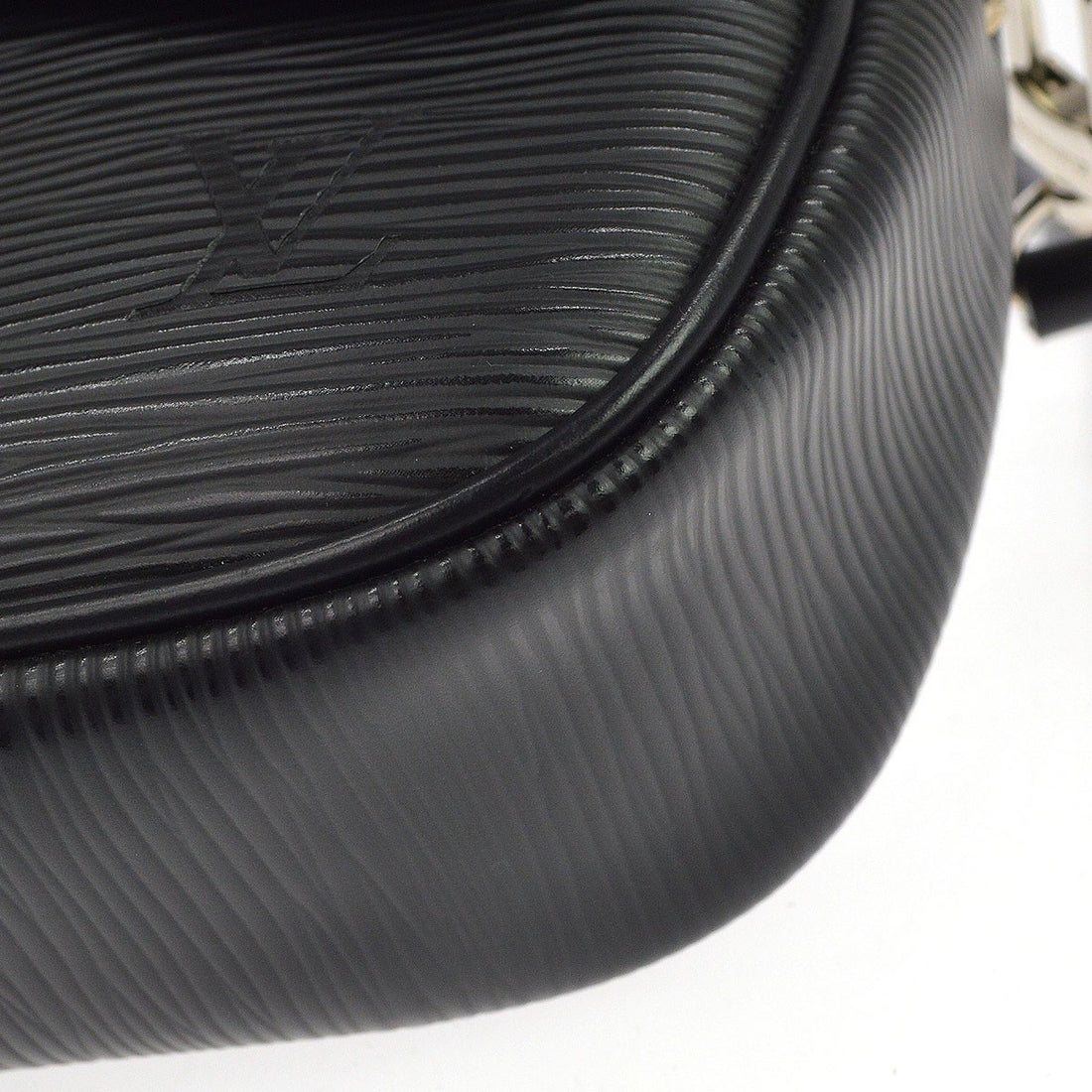 Louis Vuitton Pochette Montaigne in Pelle Epi Nera Vintage