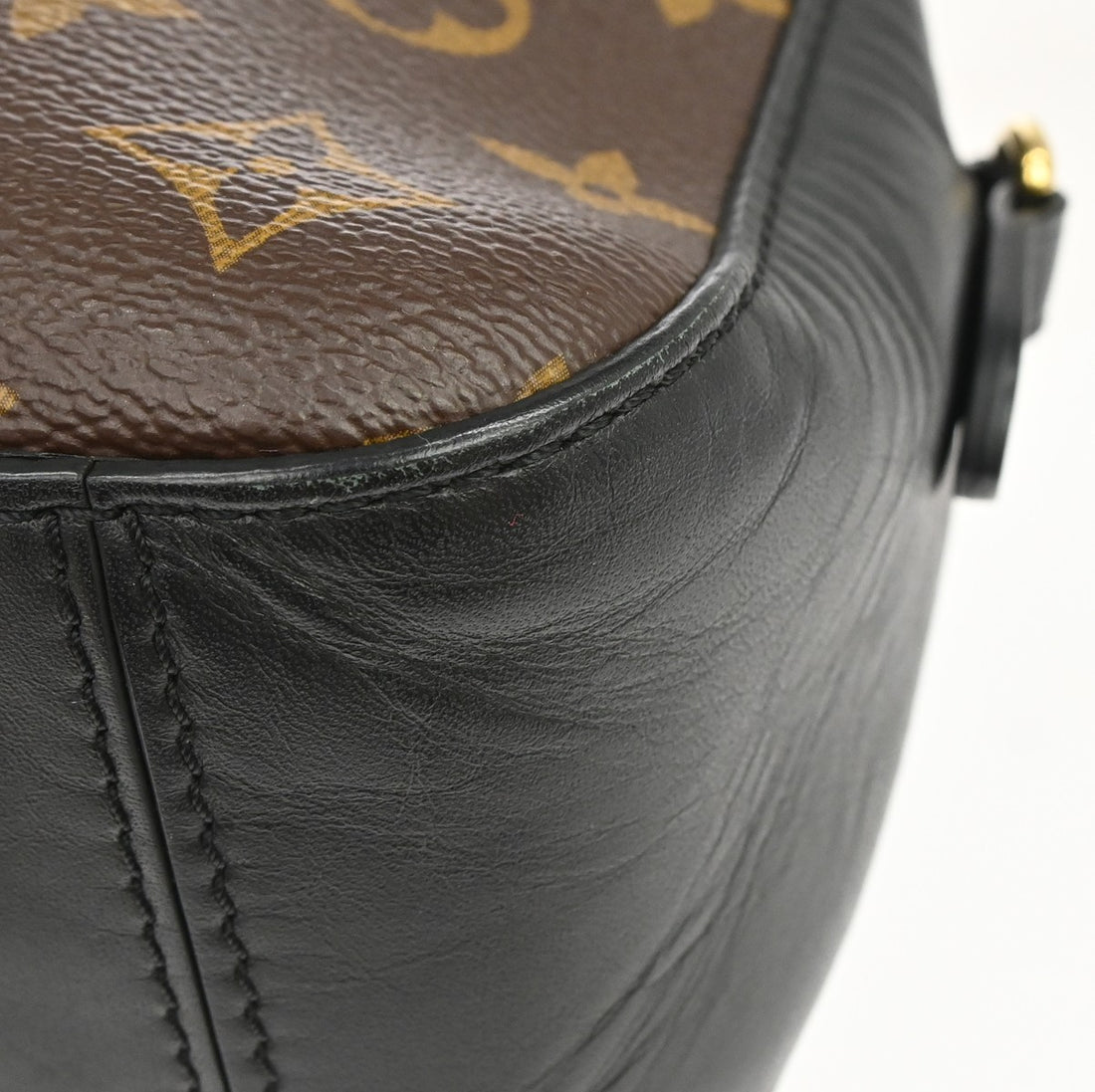 Louis Vuitton Saint-Onge in Tela Monogram Vintage