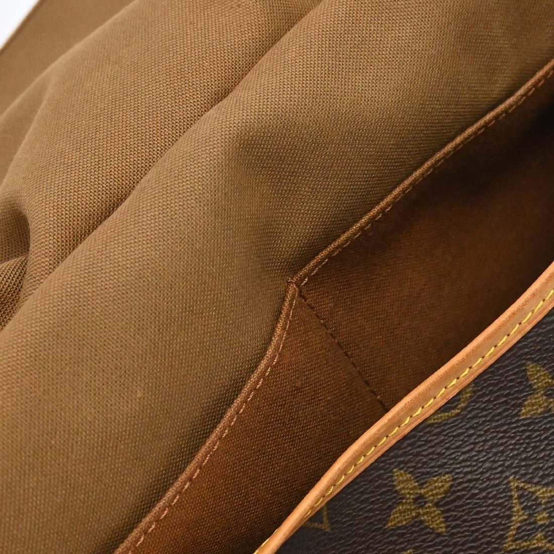 Louis Vuitton Saumur 35 in Tela Monogram Vintage