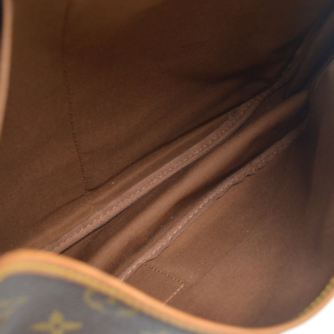 Louis Vuitton Saumur 35 in Tela Monogram Marrone Vintage