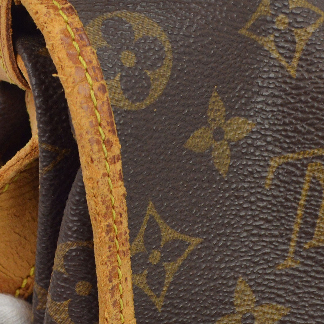 Louis Vuitton Saumur 35 in Tela Monogram Marrone Vintage