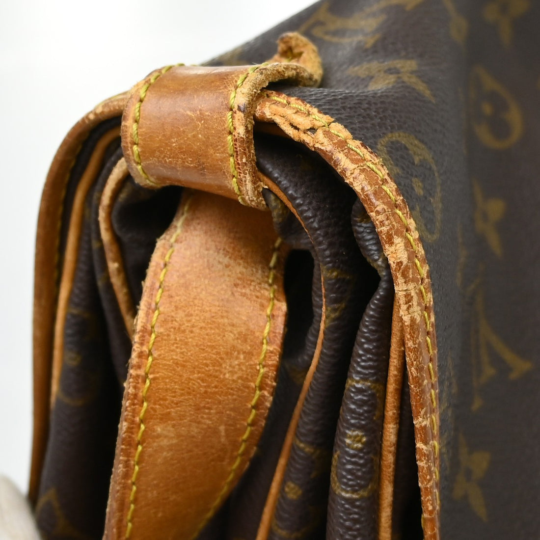 Louis Vuitton Saumur 35 in Tela Monogram Marrone Vintage