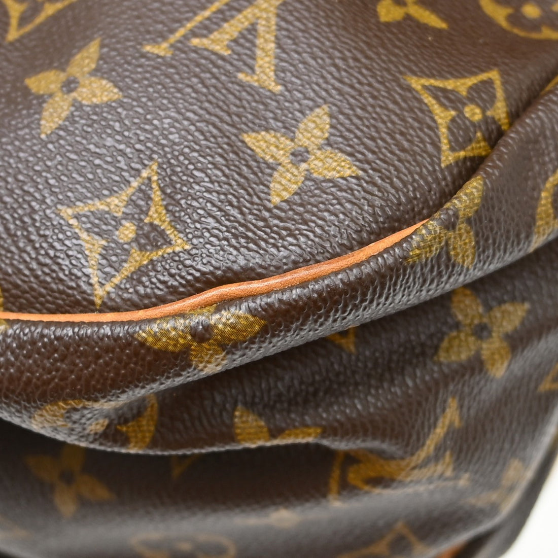 Louis Vuitton Saumur 35 in Tela Monogram Marrone Vintage
