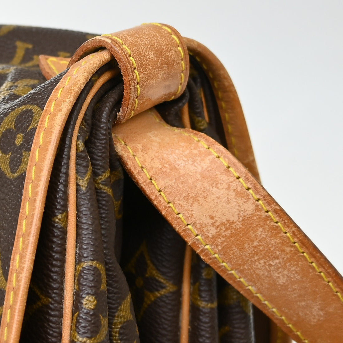 Louis Vuitton Saumur 35 in Tela Monogram Marrone Vintage
