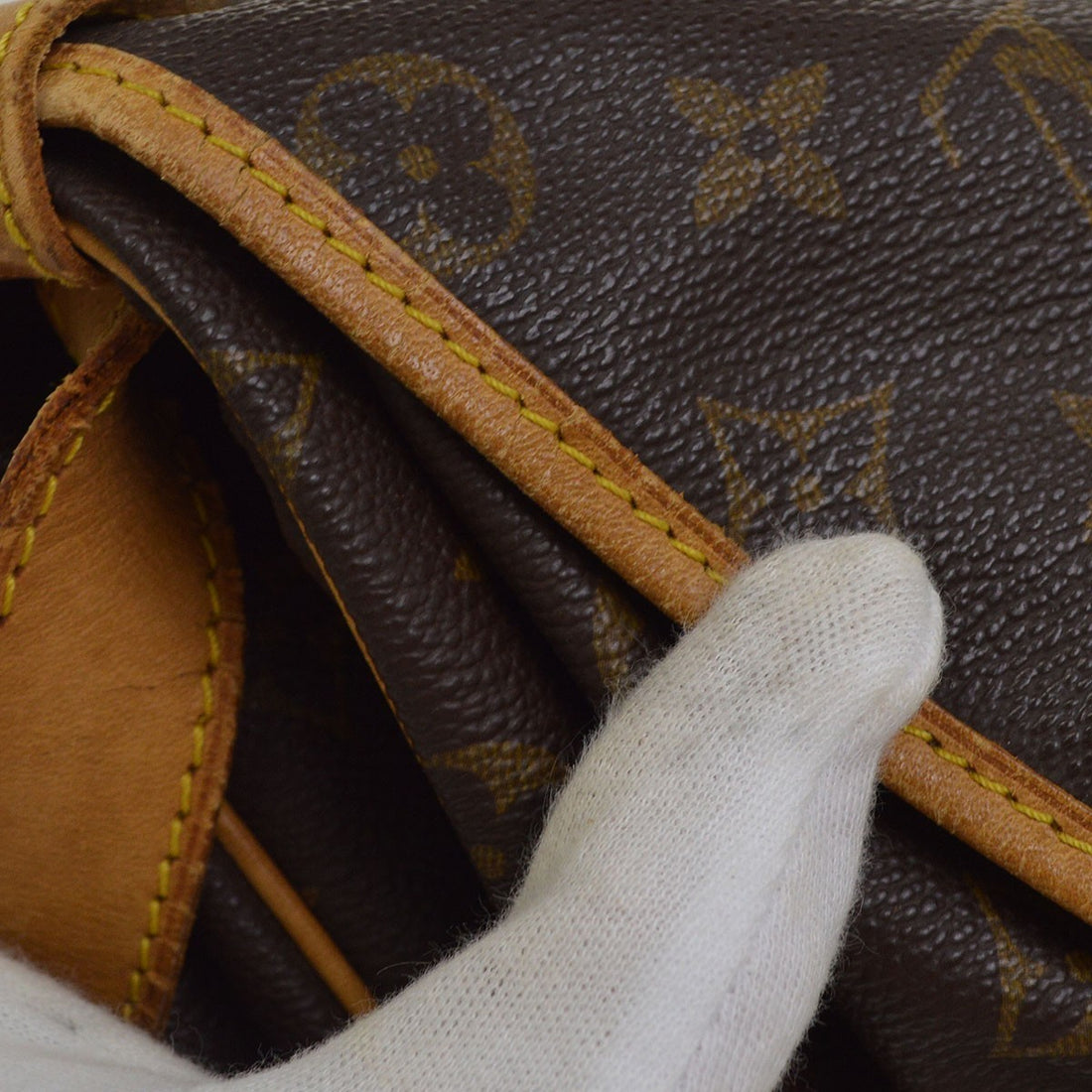 Louis Vuitton Saumur 35 in Tela Monogram Marrone Vintage