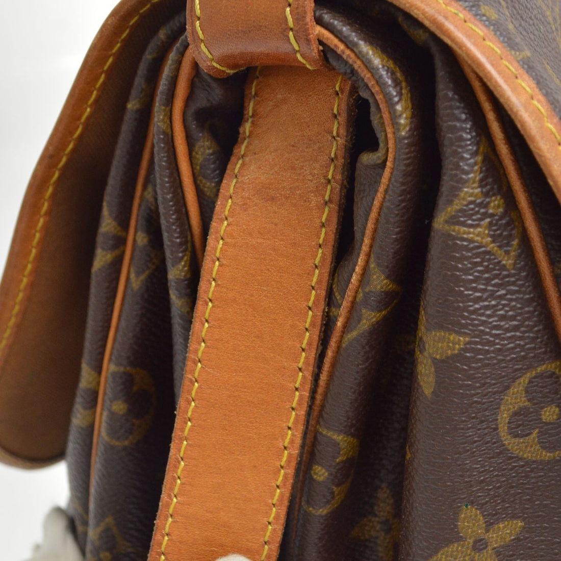 Louis Vuitton Saumur 43 in Tela Monogram Marrone Vintage