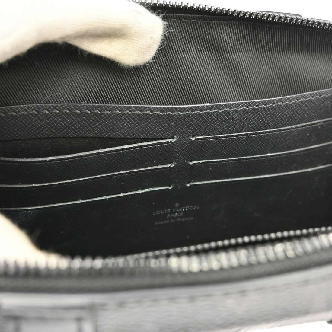 Louis Vuitton Soft Trunk Wallet a Spalla in Pelle Taurillon Nera Vintage