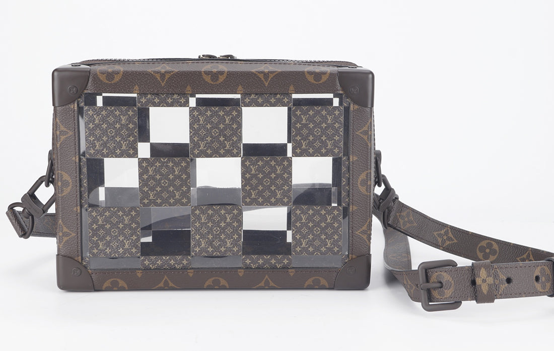 Louis Vuitton Soft Trunk in Tela Monogram Chess e PVC Vintage