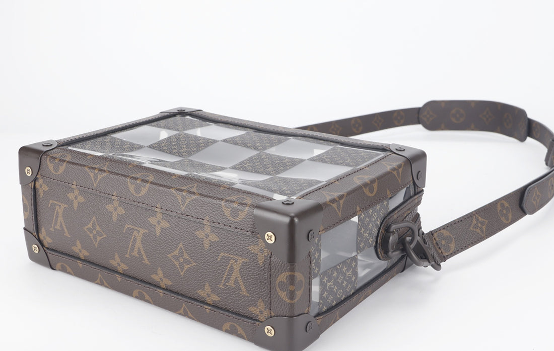 Louis Vuitton Soft Trunk in Tela Monogram Chess e PVC Vintage