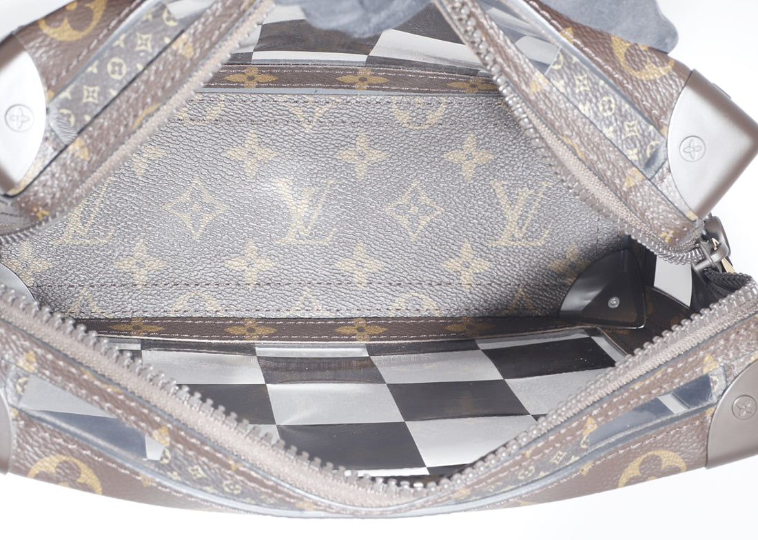 Louis Vuitton Soft Trunk in Tela Monogram Chess e PVC Vintage