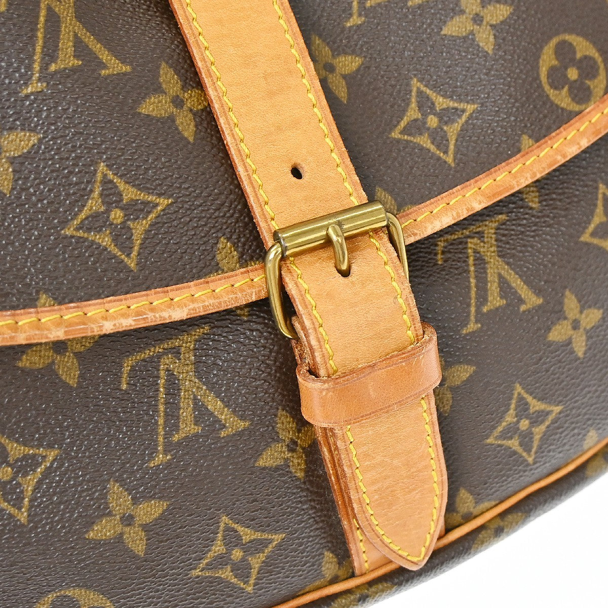Louis Vuitton Saumur 35 Messenger Shoulder Bag