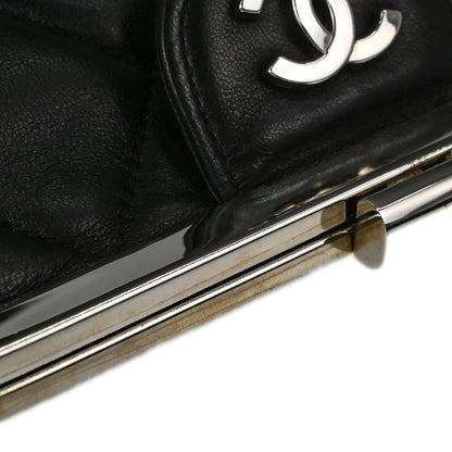 Borsa Chanel Kiss Lock Vintage in Pelle di Agnello Nera