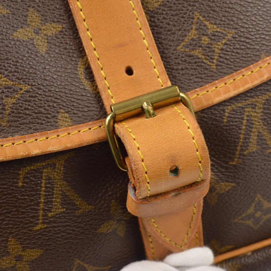 Louis Vuitton Saumur 35 Vintage Crossbody in Monogram Canvas