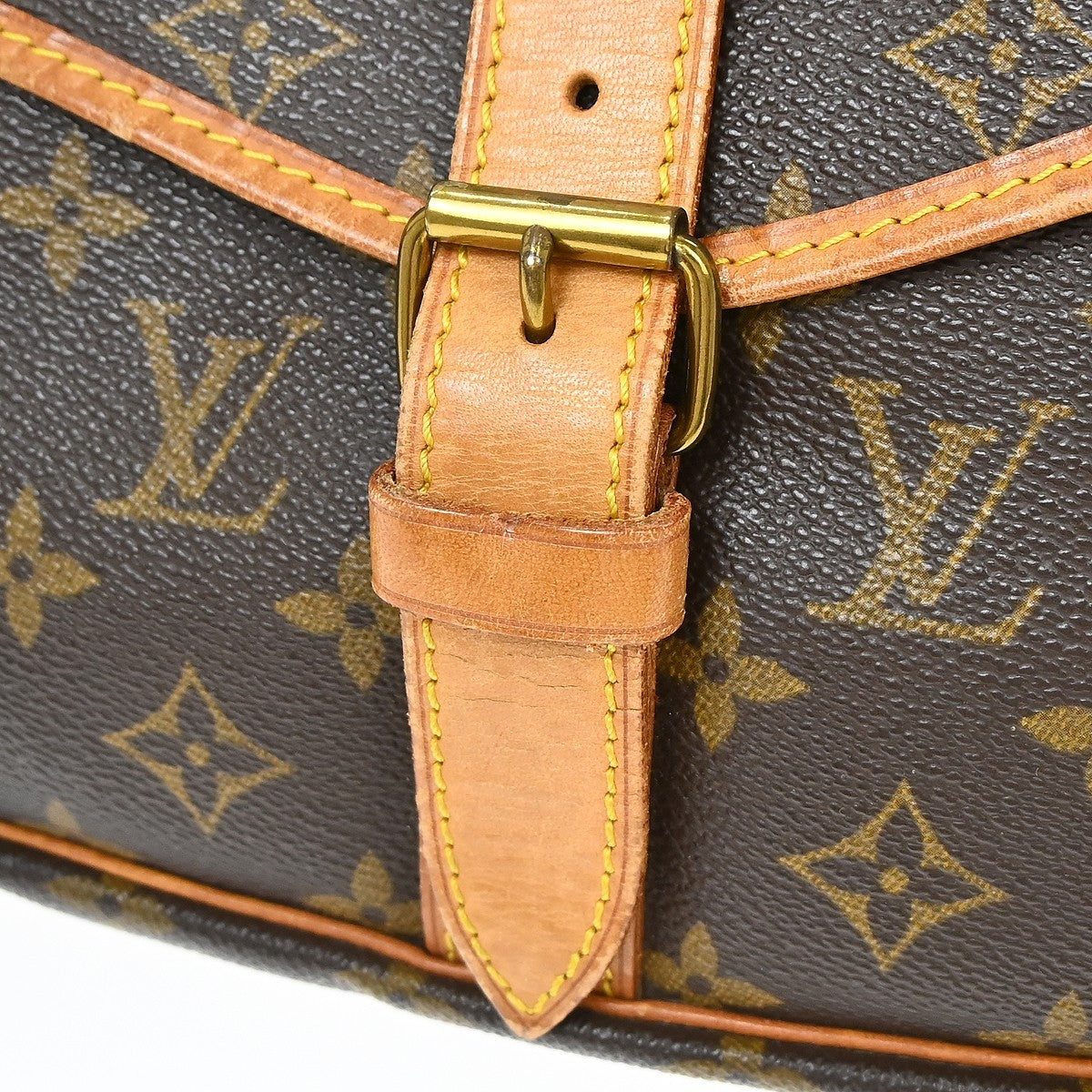 Louis Vuitton Saumur 35 Messenger Shoulder Bag