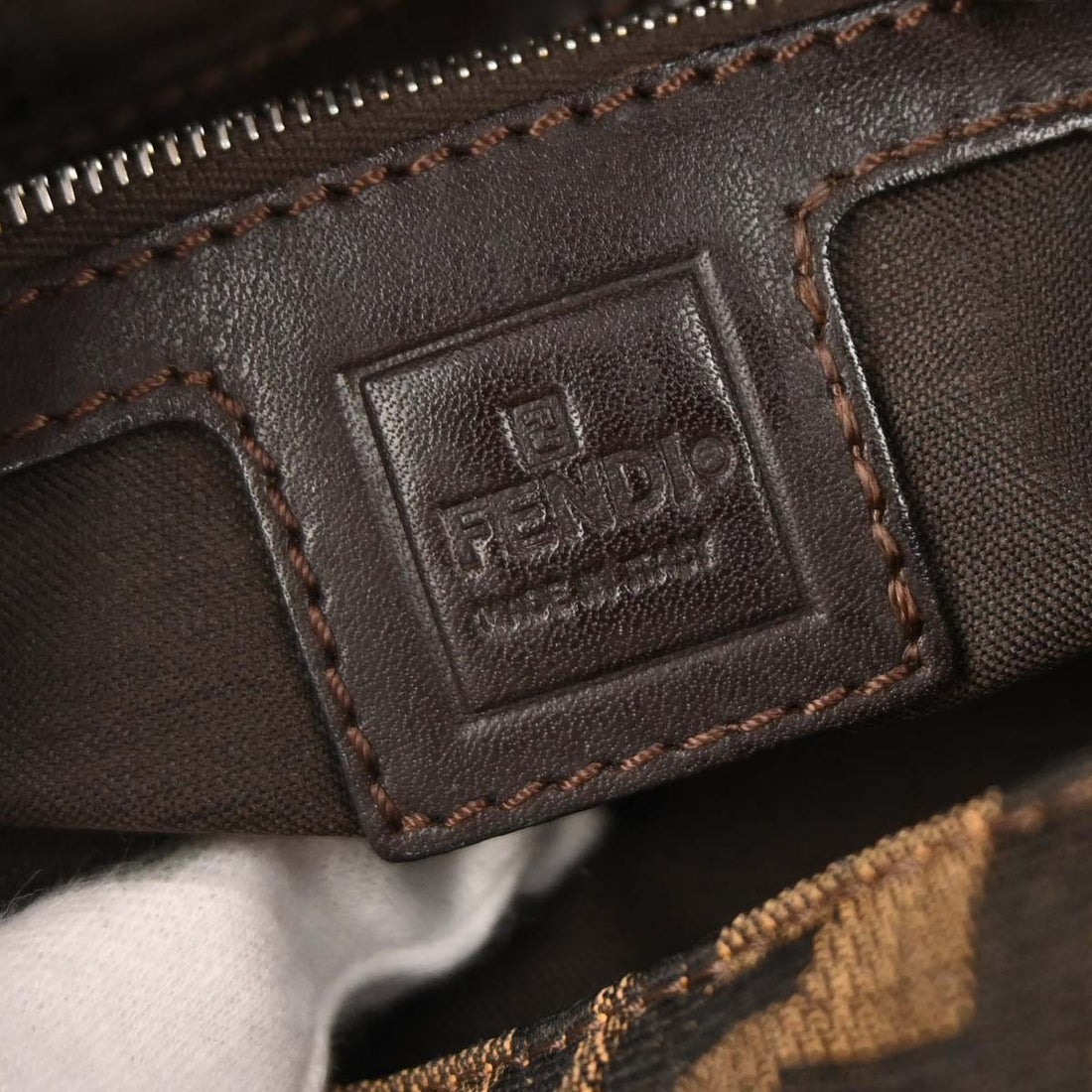 Fendi Mamma Baguette Zucca Vintage in Brown Canvas Handbag — Good Condition · Ref. VI239