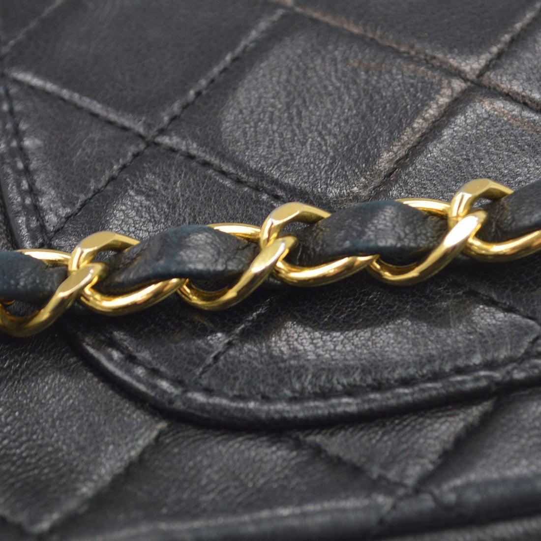 Borsa Chanel Mini Classic Flap Quadrata Vintage in Pelle di Agnello Nera
