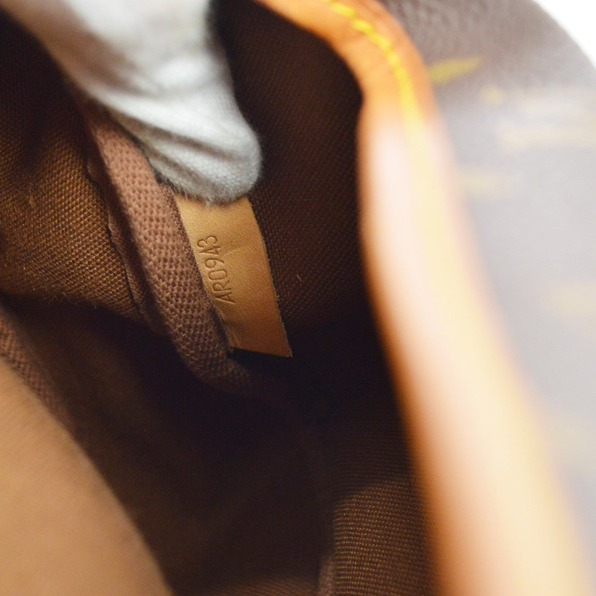 Louis Vuitton Monogram Saumur 30 Messenger Bag Vintage