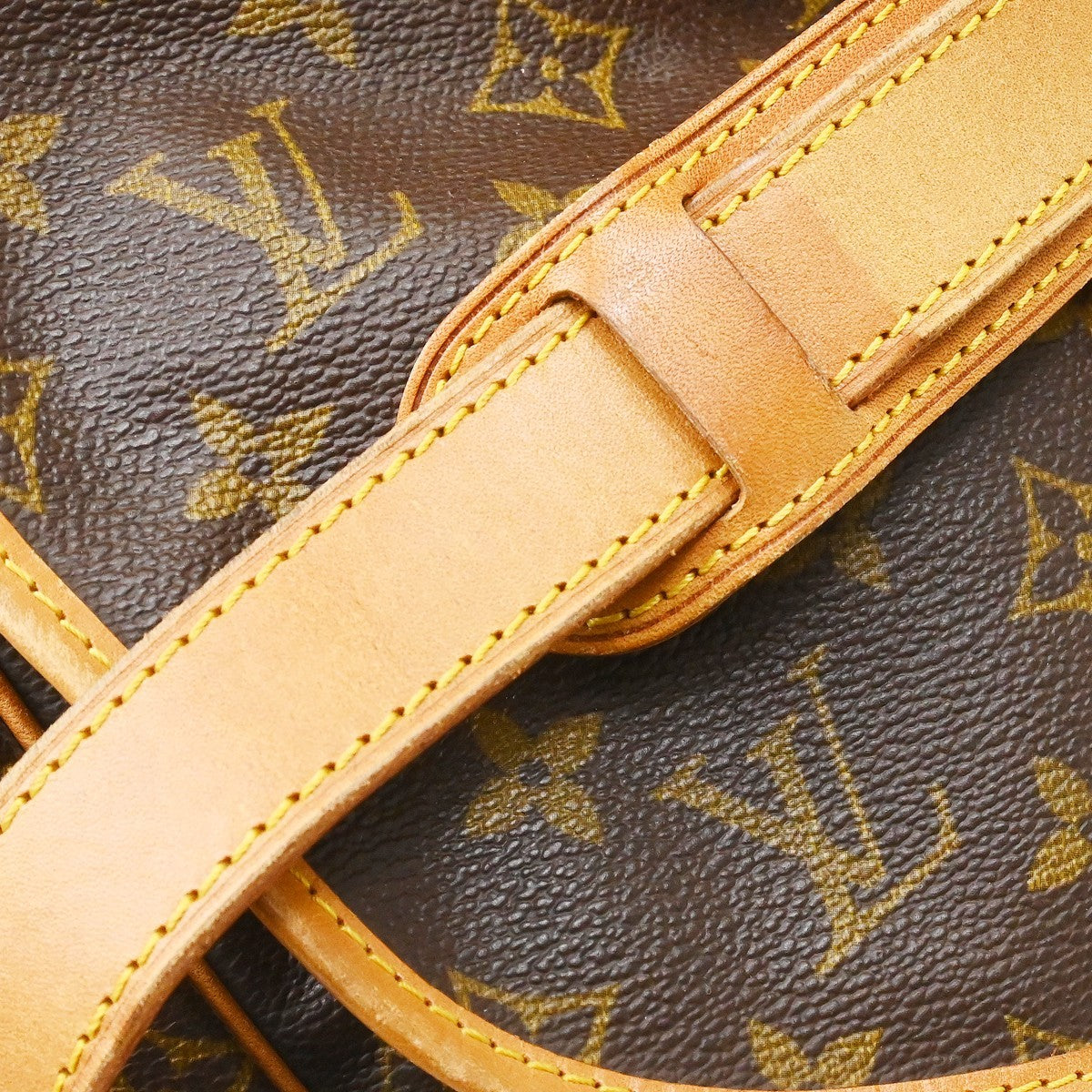 Louis Vuitton Monogram Saumur 43 Messenger Bag