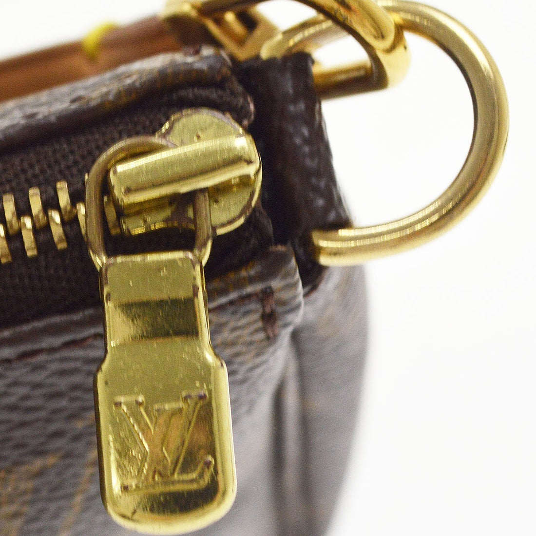 Borsa Louis Vuitton Monogram Pochette Accessoires Handbag Vintage in Monogram Canvas Marrone