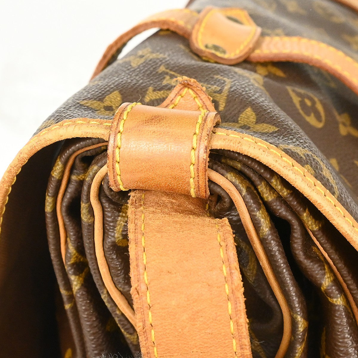 Louis Vuitton Monogram Saumur 43 Messenger Bag