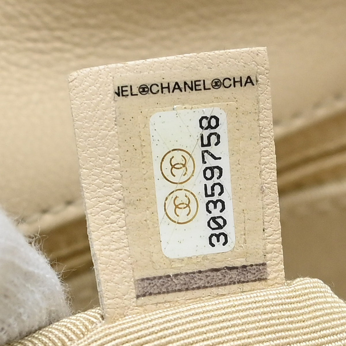 Chanel 19 Large in Pelle di Agnello Beige Vintage