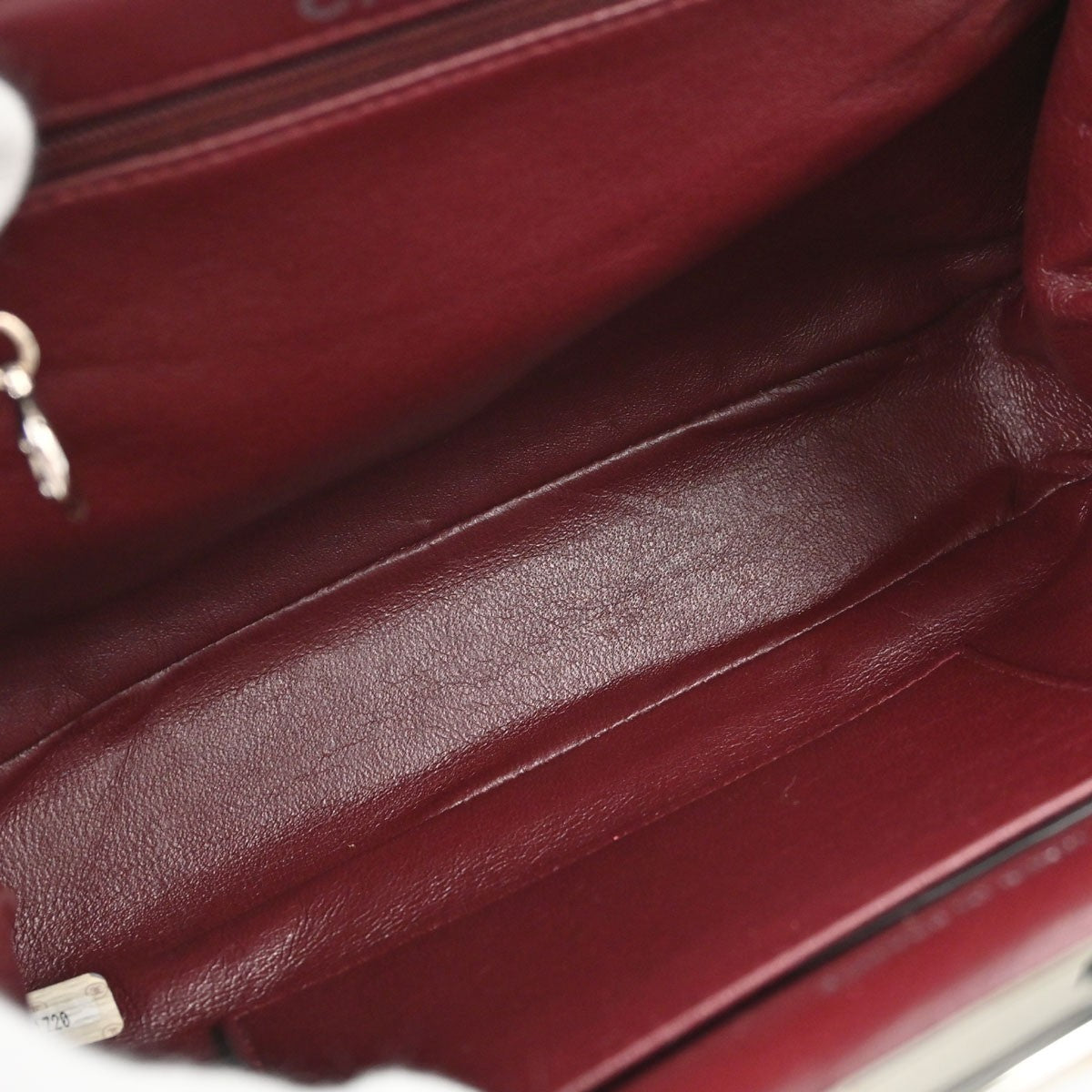 Borsa Chanel Kiss Lock Vintage in Pelle di Agnello Nera