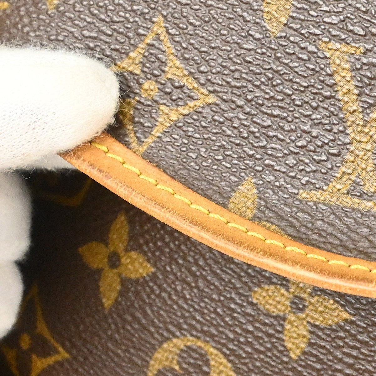 Louis Vuitton Monogram Saumur 43 Messenger Bag