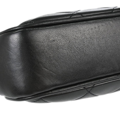 Borsa Chanel Kiss Lock Vintage in Pelle di Agnello Nera