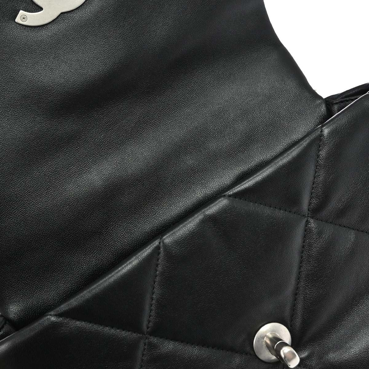 Borsa Chanel Dix-neuf 19 2Way Flap Vintage in Pelle di Agnello Nera