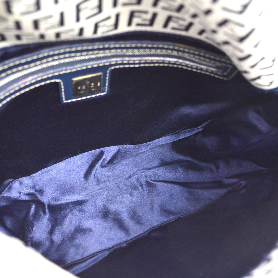 Borsa Fendi Mamma Baguette Zucca Vintage in Tela Blu Navy