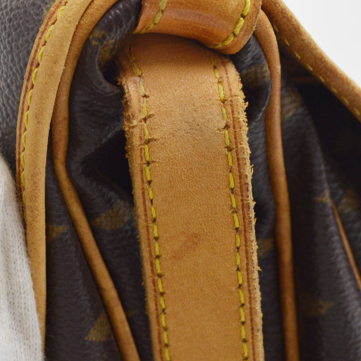 Louis Vuitton Saumur 30 Vintage Messenger in Tela Monogram