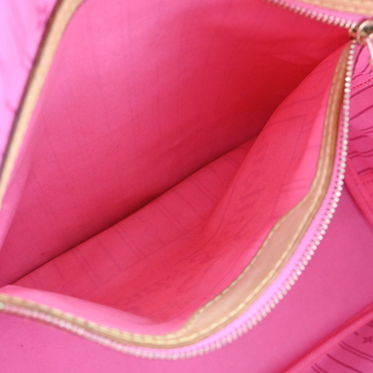 Louis Vuitton Rose Neverfull MM Shoulder Tote Bag