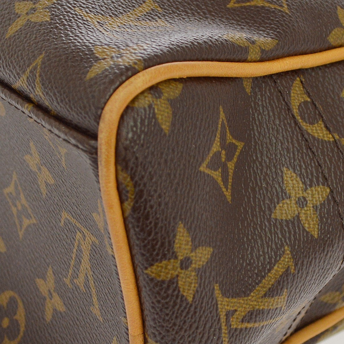 Louis Vuitton Monogram Manhattan GM Handbag