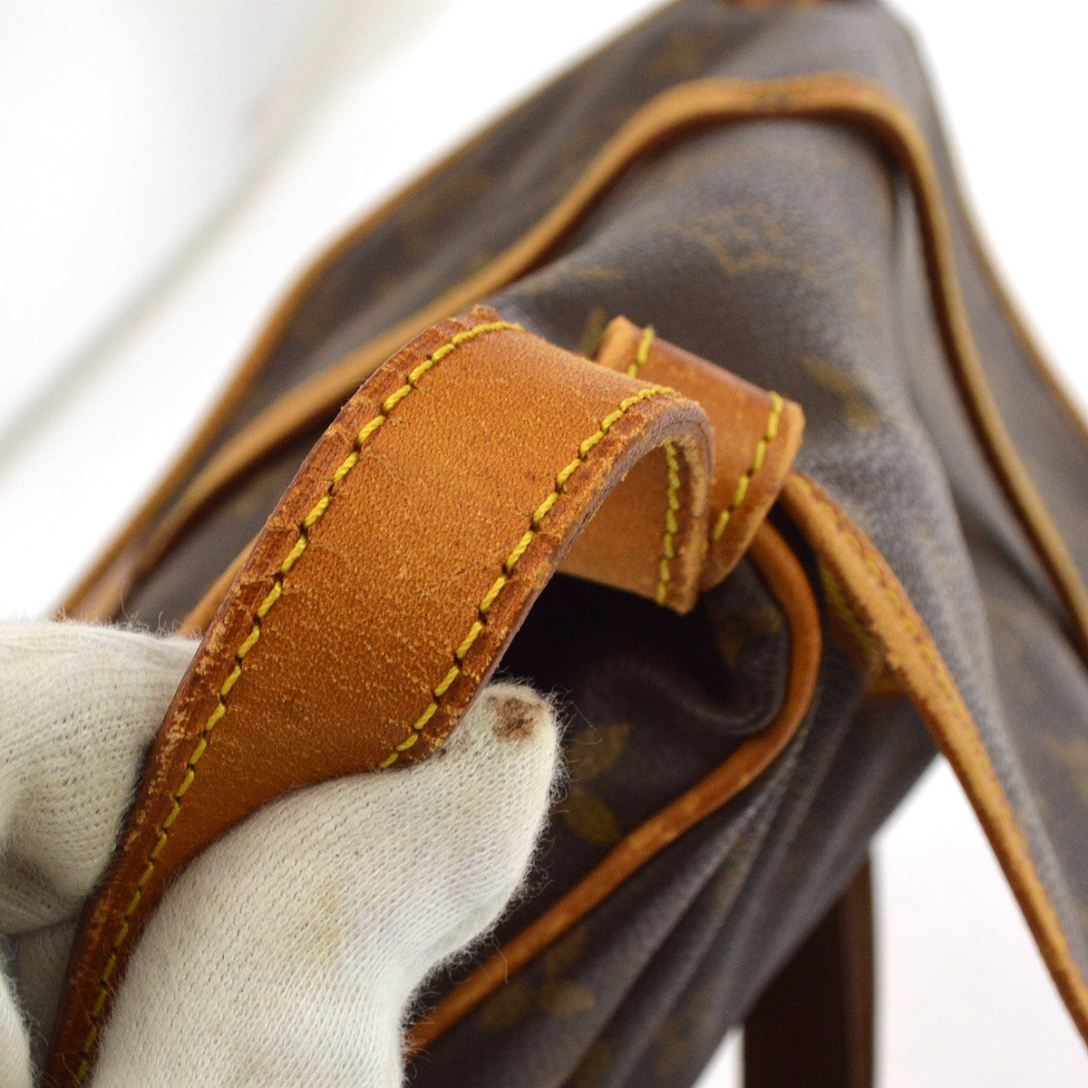 Louis Vuitton Monogram Saumur 30 Messenger Bag Vintage