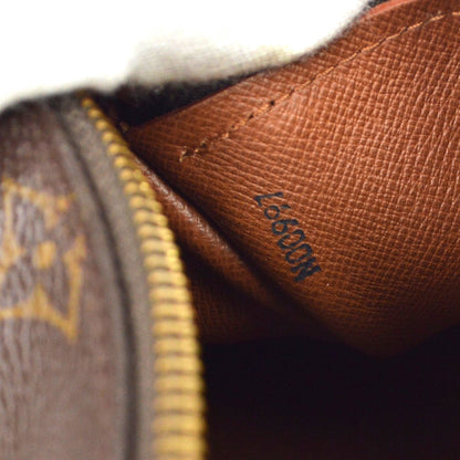 Louis Vuitton Papillon 26 Handbag Monogram