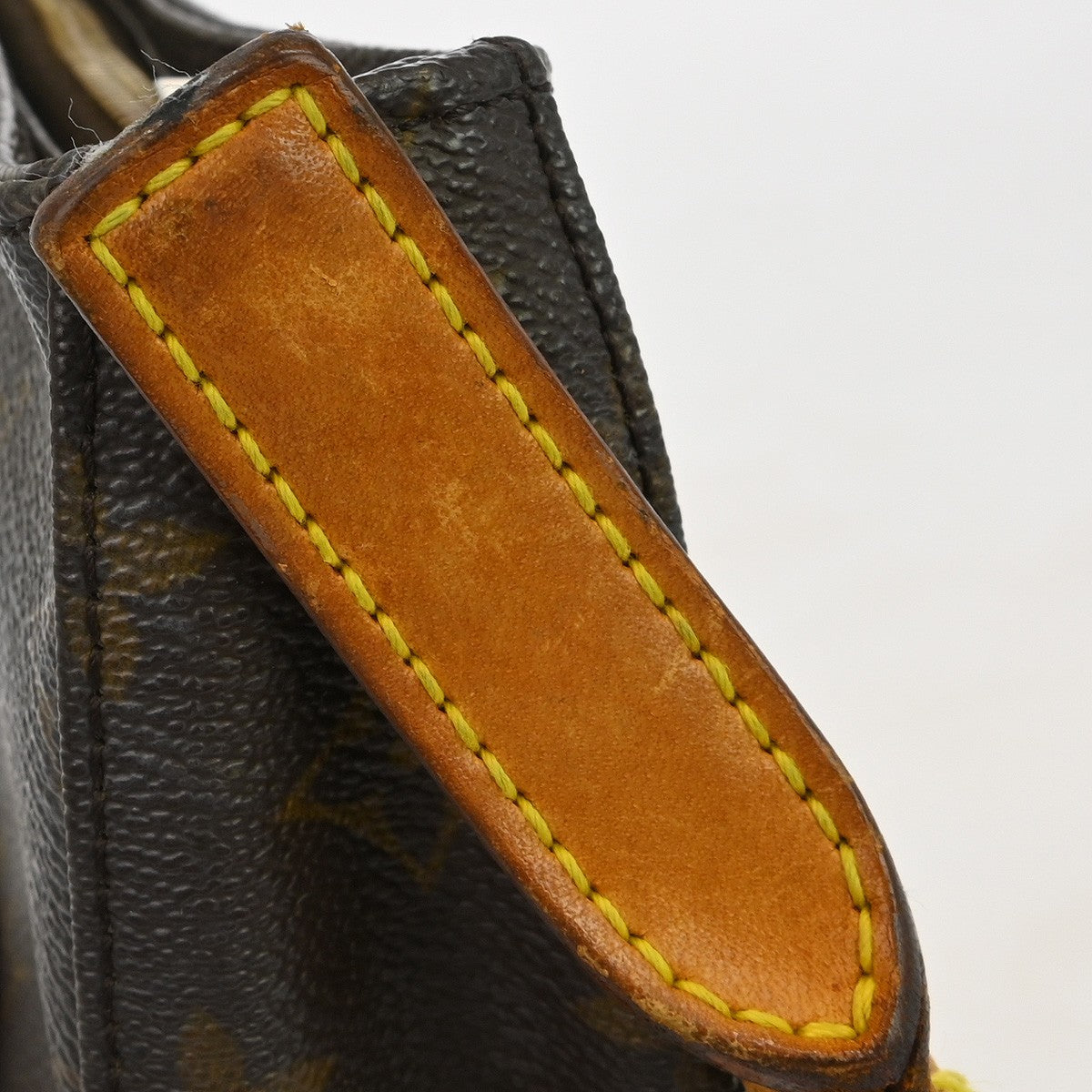 Louis Vuitton Looping MM Handbag