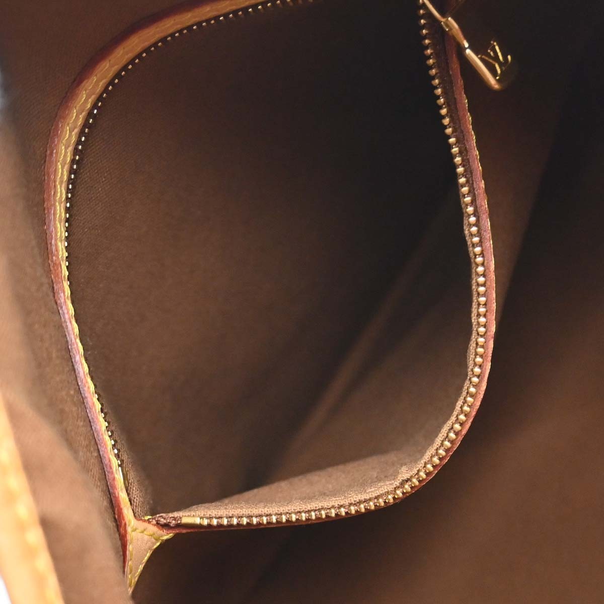 Louis Vuitton Batignolles Vertical Hand Tote Bag Iconica