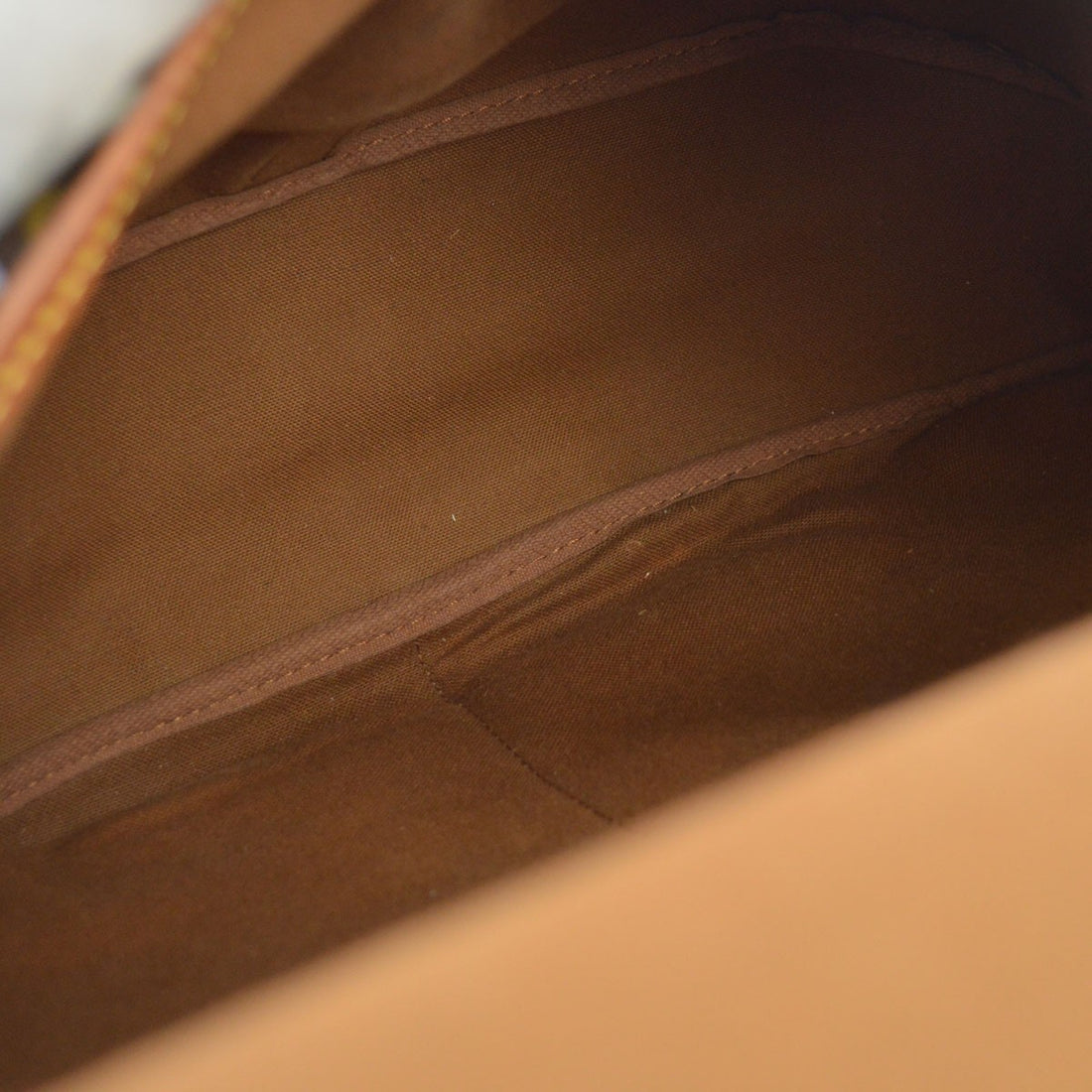 Borsa Louis Vuitton Saumur 35 Vintage in Tela Monogram e Pelle Marrone