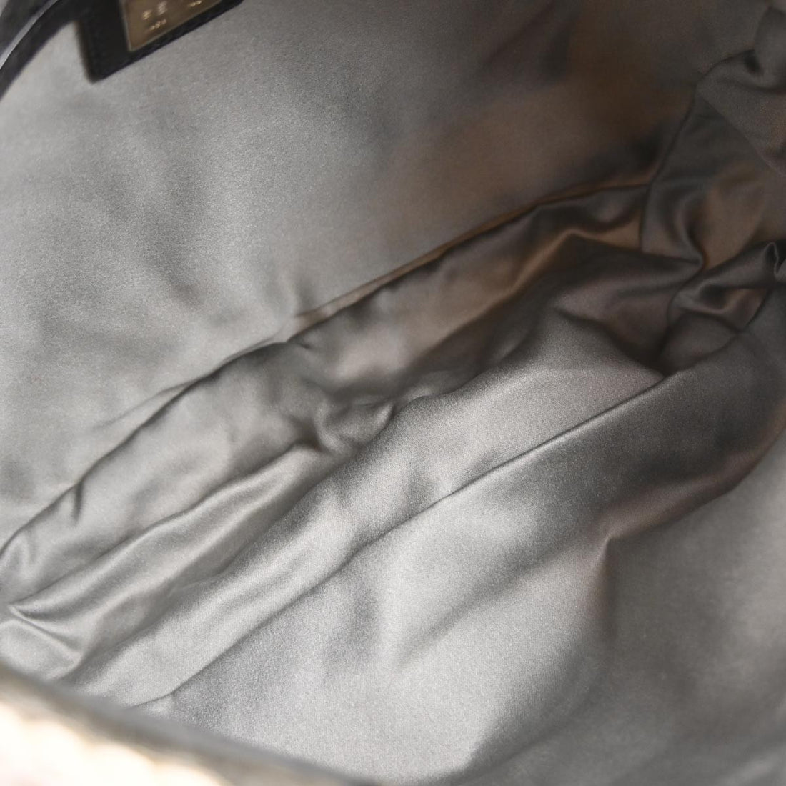 Fendi Mamma Baguette Vintage in White Wool Handbag