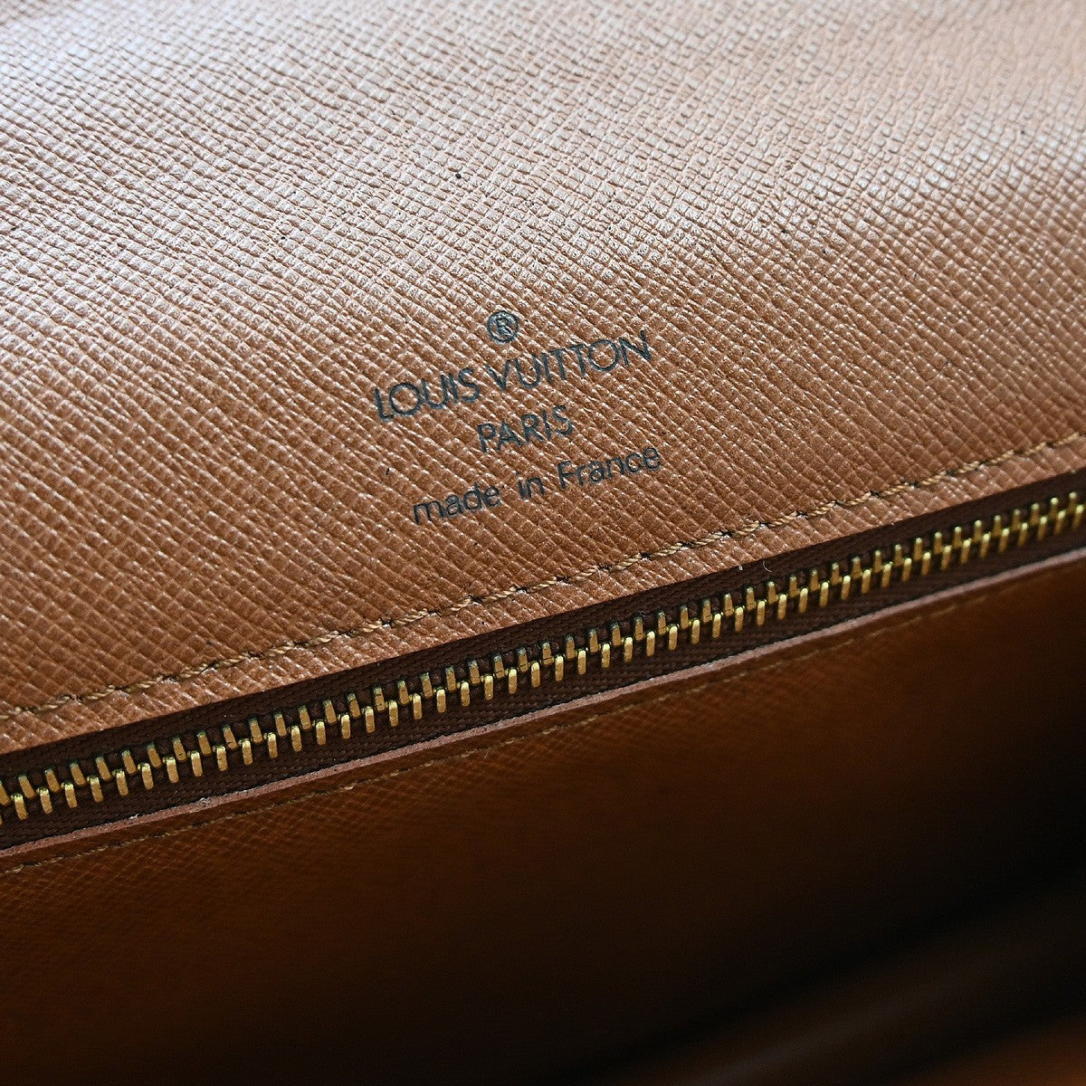 Louis Vuitton Monceau 28 Business Handbag