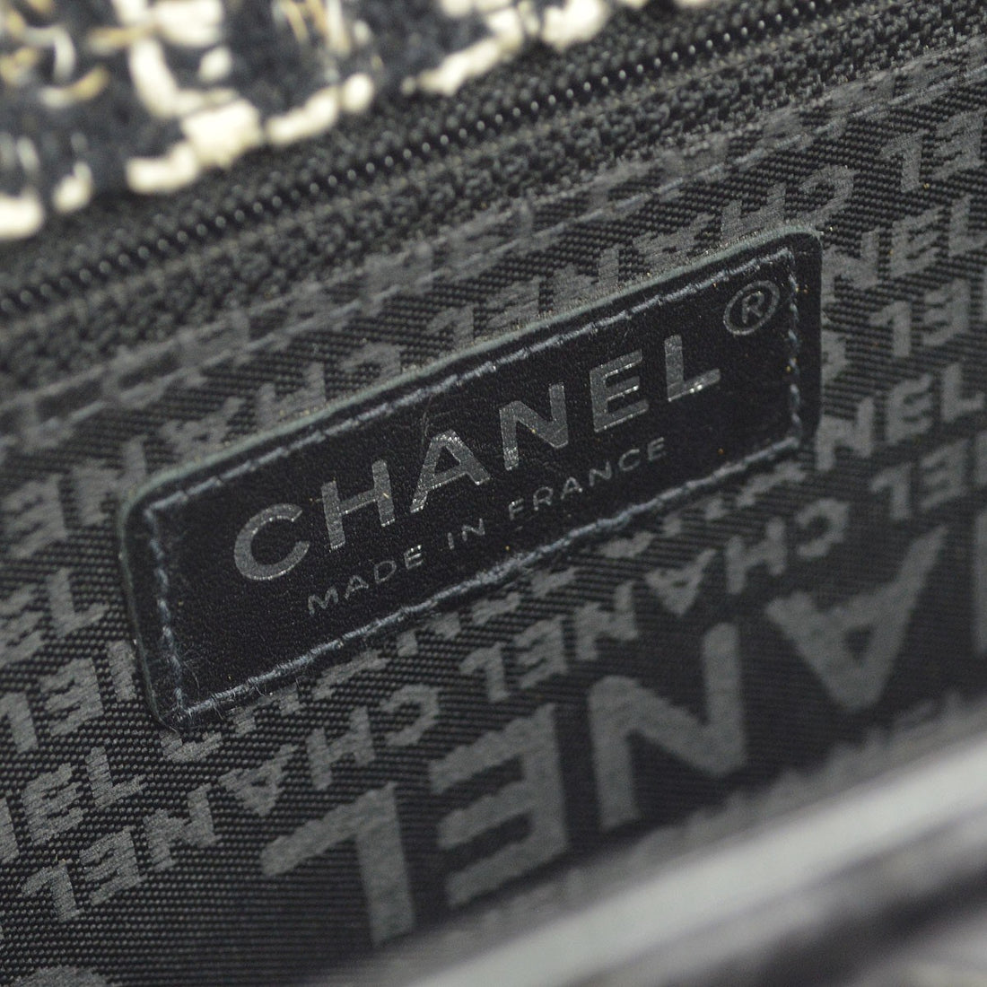 Borsa Chanel a Tracolla Scacchiera Vintage in Tweed e Vernice Nera